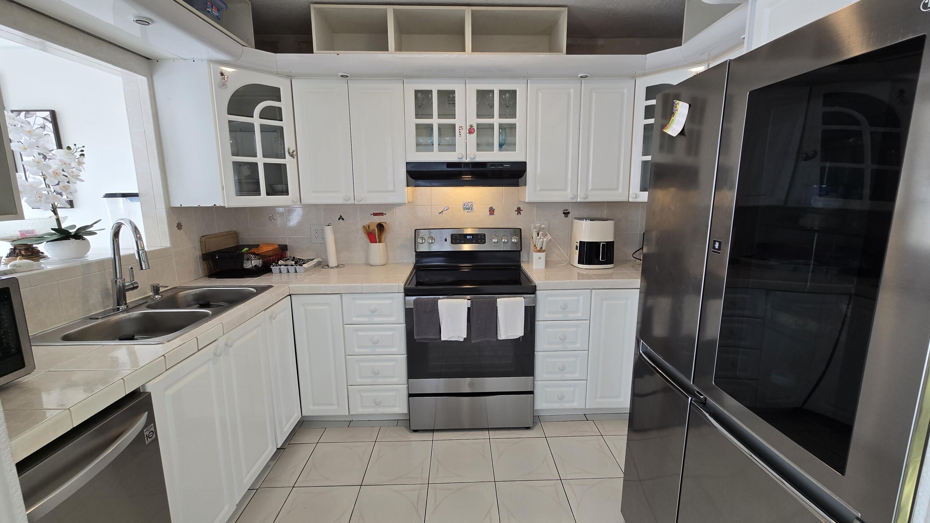 4164 Inverrary Drive, Unit 601 Lauderhill, FL 33319 - Photo 10 of 38 20260520_090752