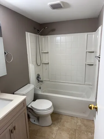 $1,750 | 2264 Abbeywood Drive, Unit B, Lisle, IL 60532