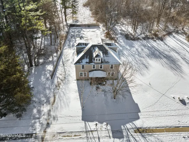 a view of a yard with a fountain