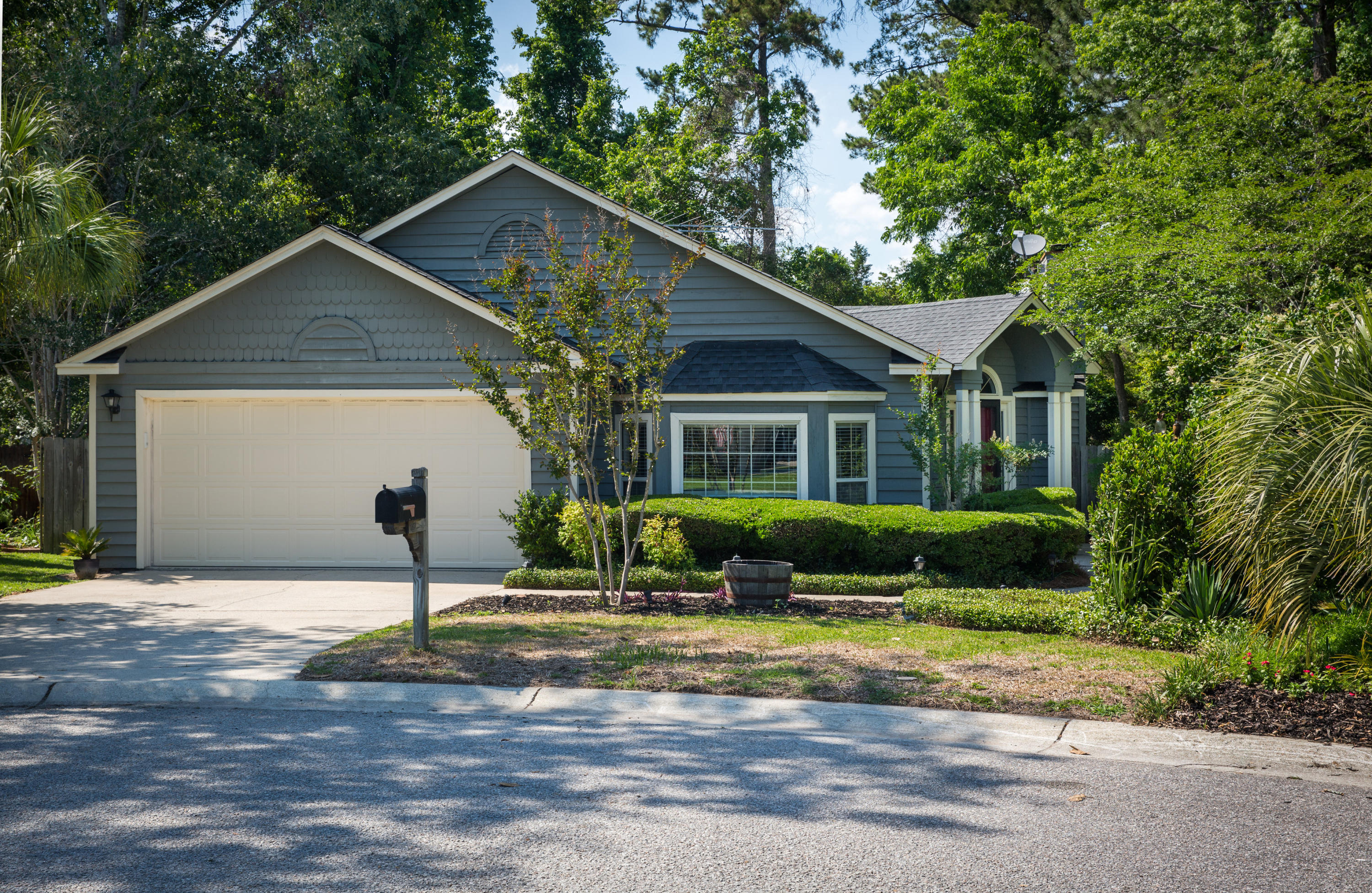 1297 Llewellyn Road Mount Pleasant, SC 29464 - Photo 1 of 20 Library-0019