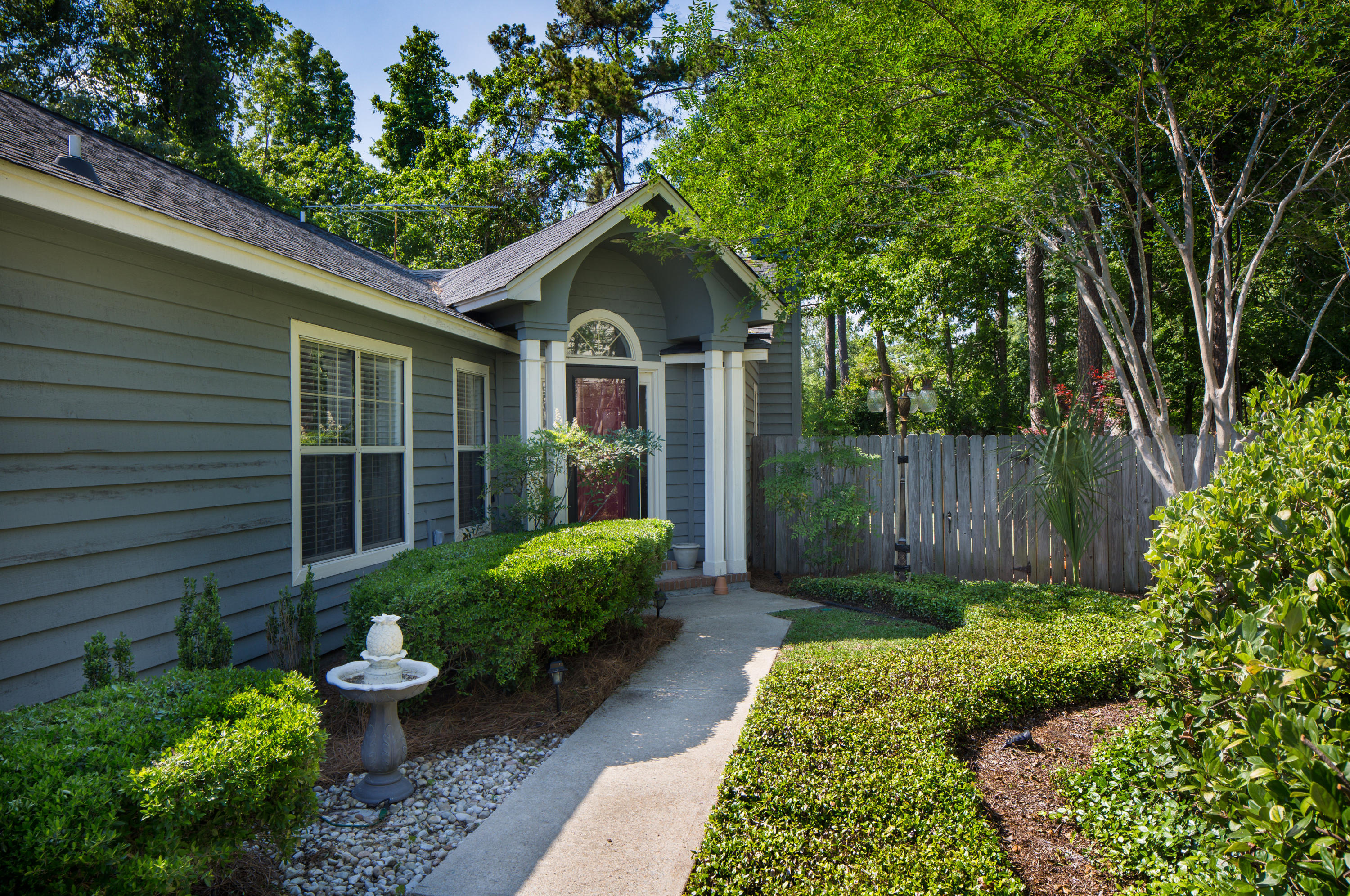 1297 Llewellyn Road Mount Pleasant, SC 29464 - Photo 2 of 20 Library-0018