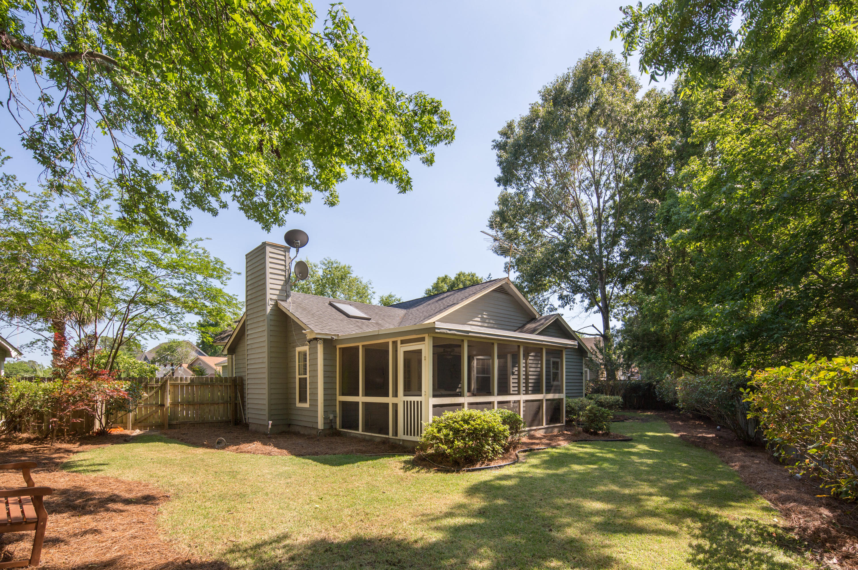 1297 Llewellyn Road Mount Pleasant, SC 29464 - Photo 20 of 20 Library-0016