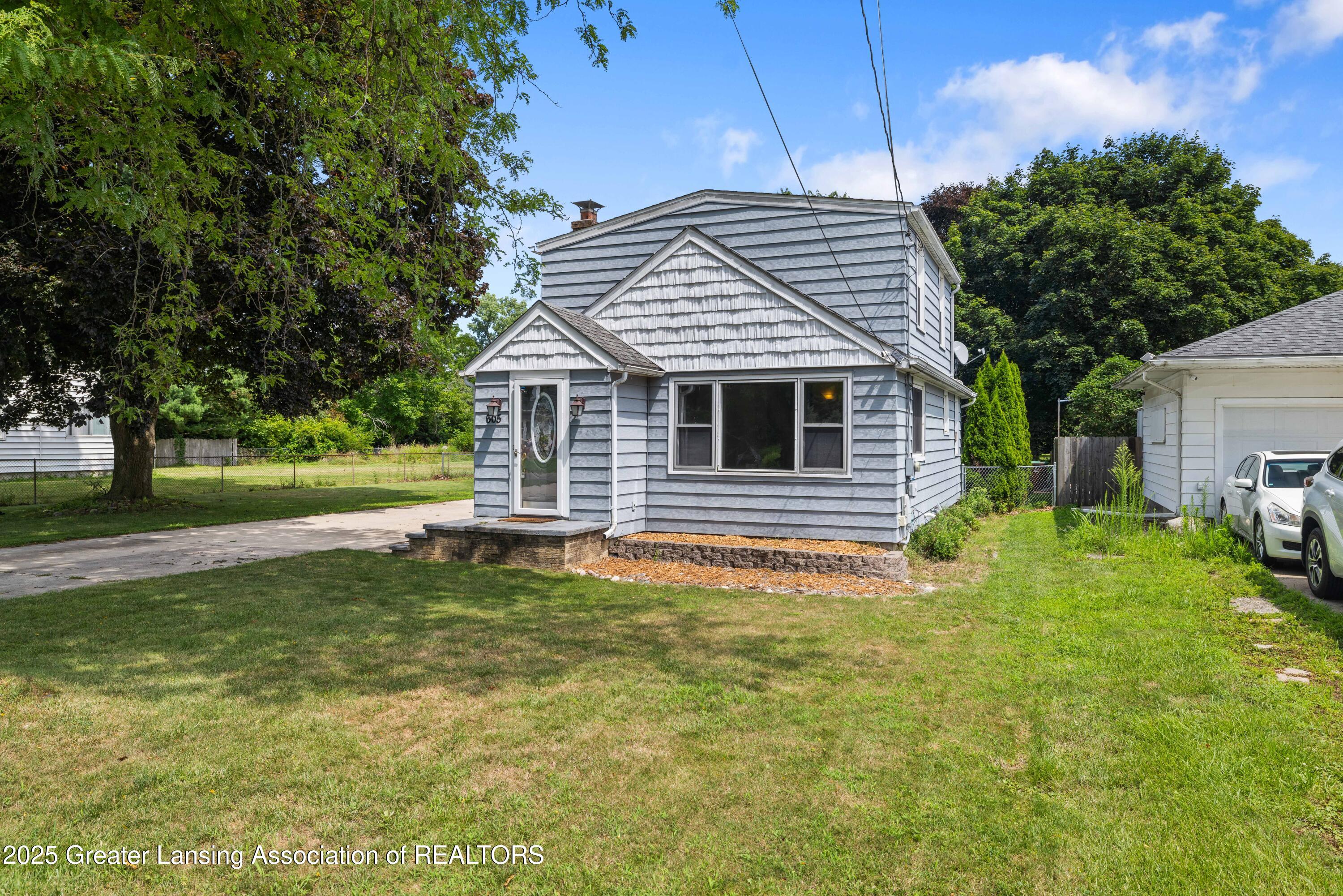 605 Clement Road Lansing, MI 48917 - Photo 3 of 51 AKP-12 (4)