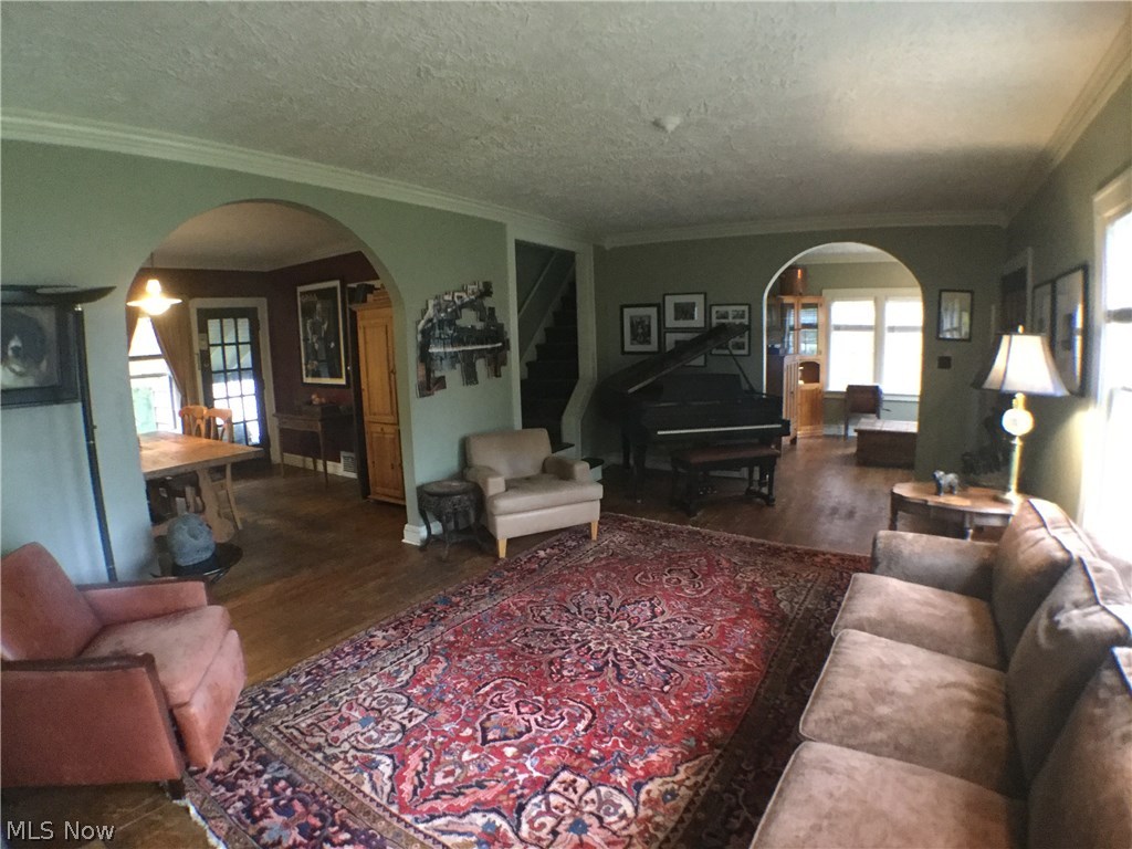 3578 Cummings Road Cleveland, OH 44118 - Photo 2 of 21 Gallery Image 2
