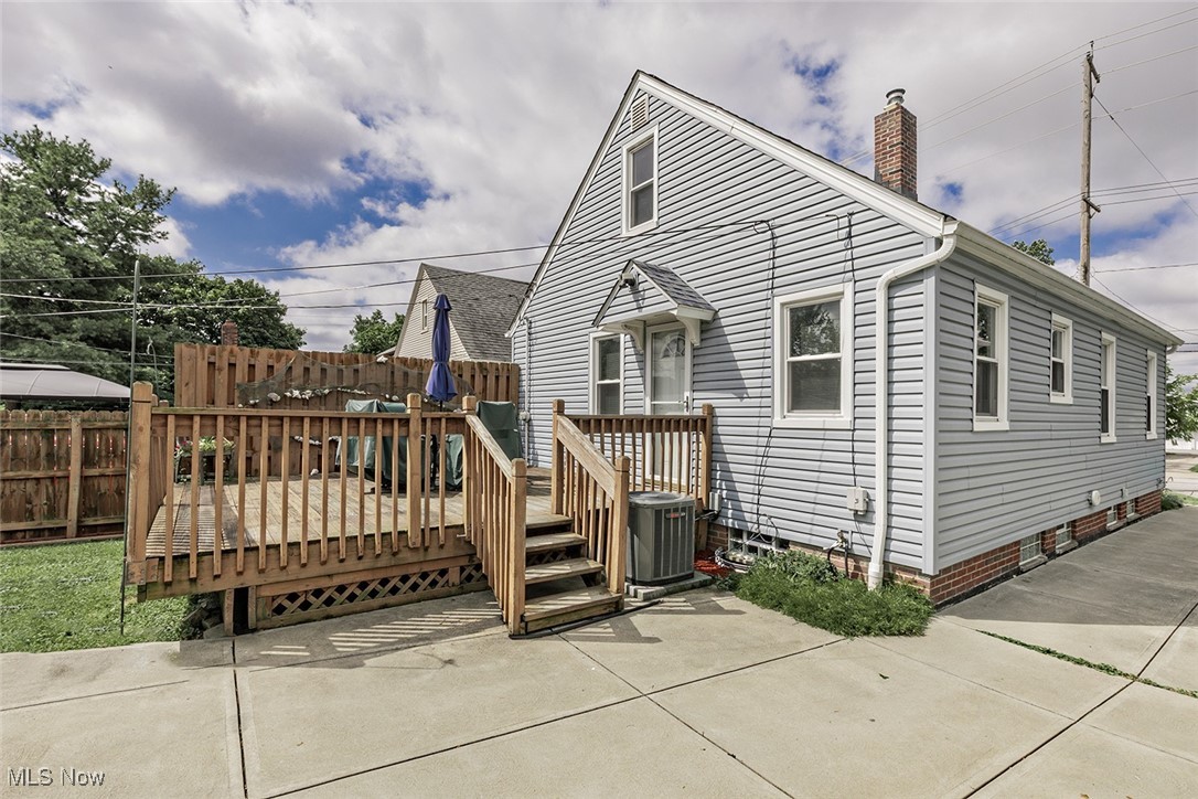 4623 Fulton Road Cleveland, OH 44144 - Photo 31 of 34 Rear deck