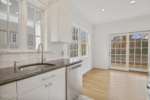 $9,999,999 | 147 Holly Hill Lane, Greenwich, CT 06830