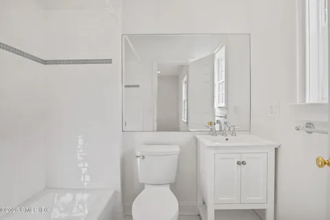 $9,999,999 | 147 Holly Hill Lane, Greenwich, CT 06830