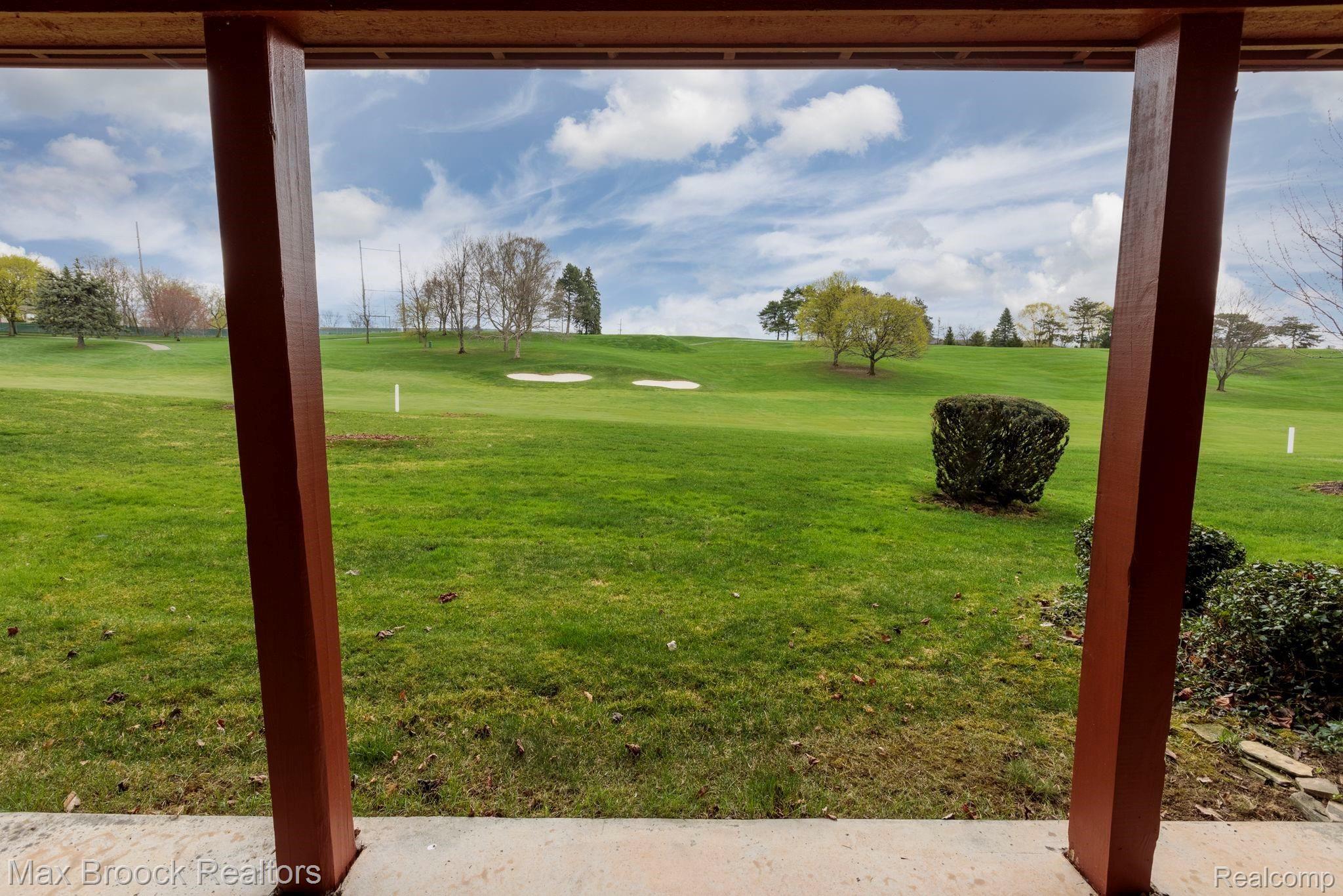 944 GreenView Court Rochester, MI 48307 - Photo 31 of 36 944 Green View Ct-31.jpg