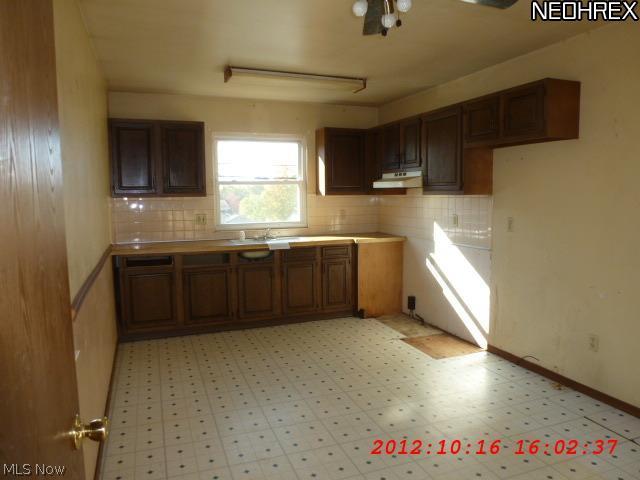 341 Gibbs Road Akron, OH 44312 - Photo 2 of 3