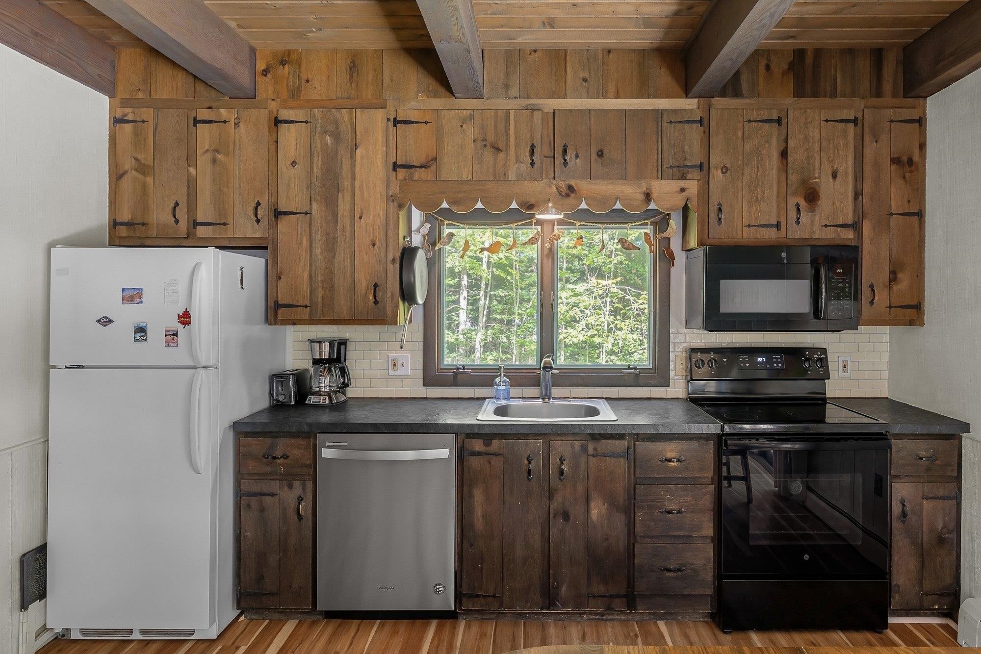 208 Forest Lane Stowe, VT 05672 - Photo 13 of 16