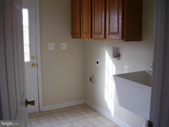 31859 Indiantown Road Locust Grove, VA 22508 - Photo 8 of 24 Laundry Area 1