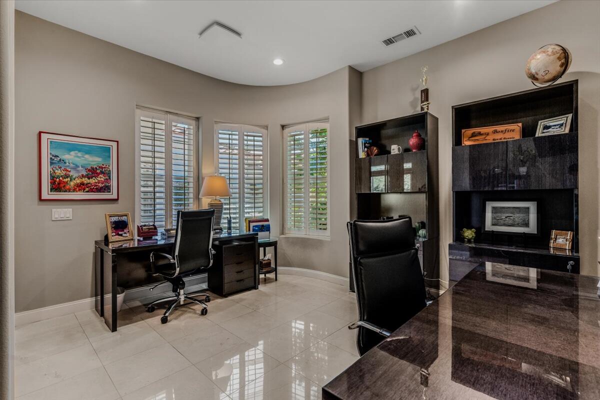 53 Vista Encantada Rancho Mirage, CA 92270 - Photo 22 of 30 029-10053 Vista Encantada -24