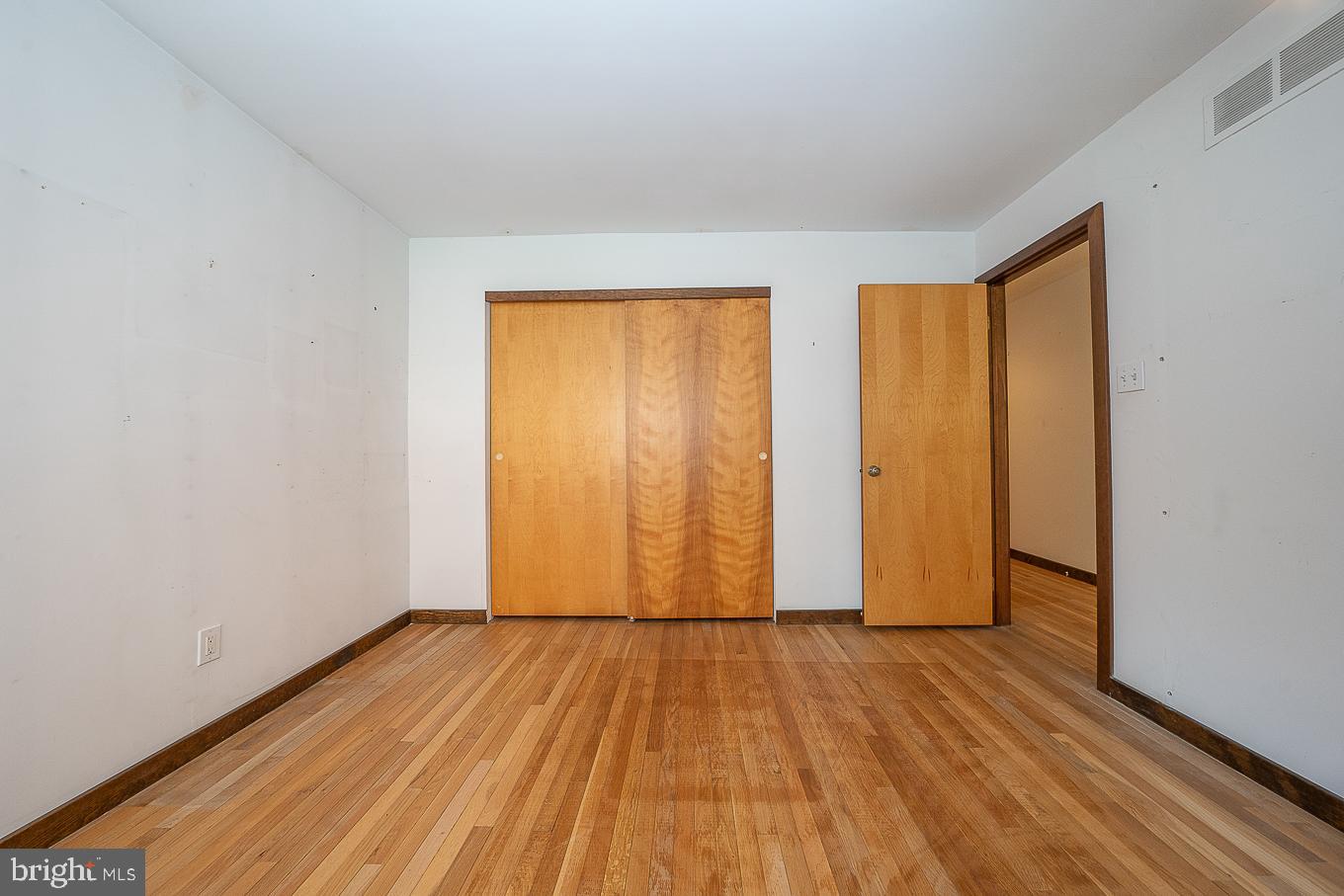 922 Locust Street Philadelphia, PA 19107 - Photo 23 of 40 Bedroom 2