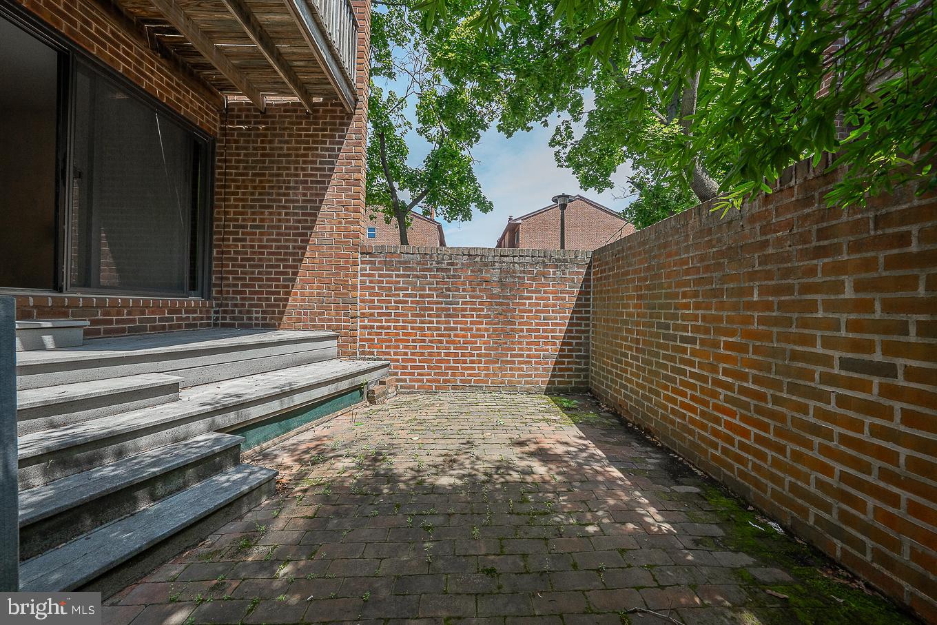 922 Locust Street Philadelphia, PA 19107 - Photo 33 of 40 Spacious Private Rear Patio