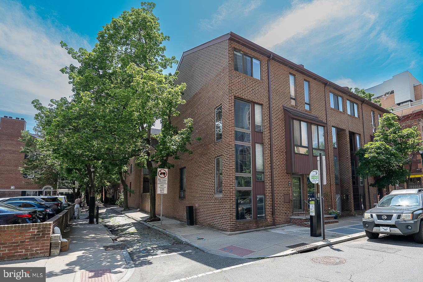 922 Locust Street Philadelphia, PA 19107 - Photo 38 of 40 Sunny Corner Unit
