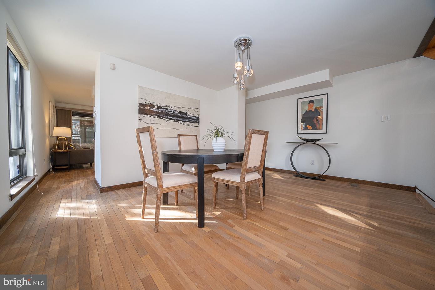922 Locust Street Philadelphia, PA 19107 - Photo 9 of 40 Spacious Dining Area