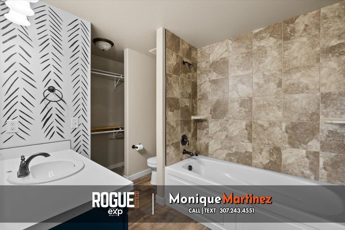 6020 Overlook Way Mills, WY 82604 - Photo 16 of 39