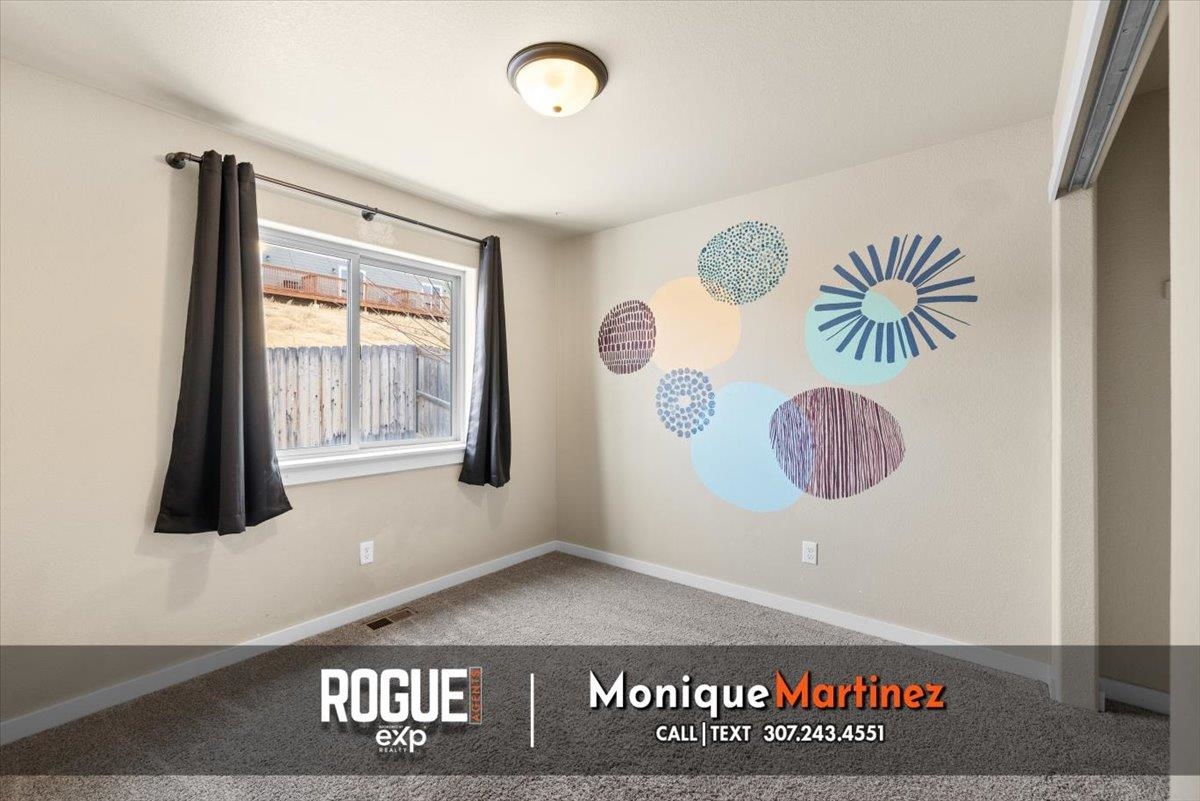 6020 Overlook Way Mills, WY 82604 - Photo 17 of 39