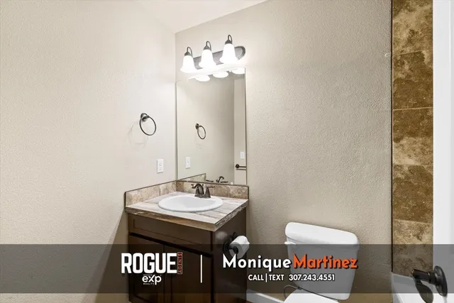 $305,000 | 6020 Overlook Way, Mills, WY 82604