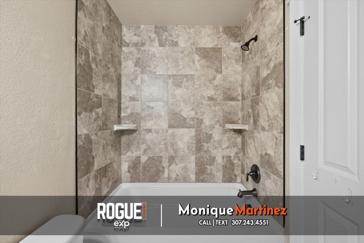 6020 Overlook Way Mills, WY 82604 - Photo 20 of 39