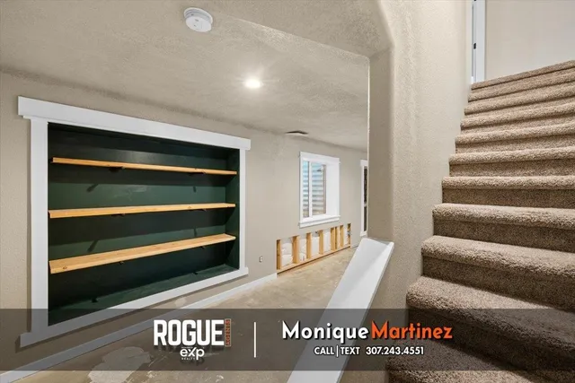 $305,000 | 6020 Overlook Way, Mills, WY 82604