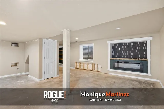 $305,000 | 6020 Overlook Way, Mills, WY 82604