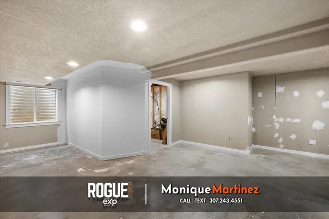 $305,000 | 6020 Overlook Way, Mills, WY 82604