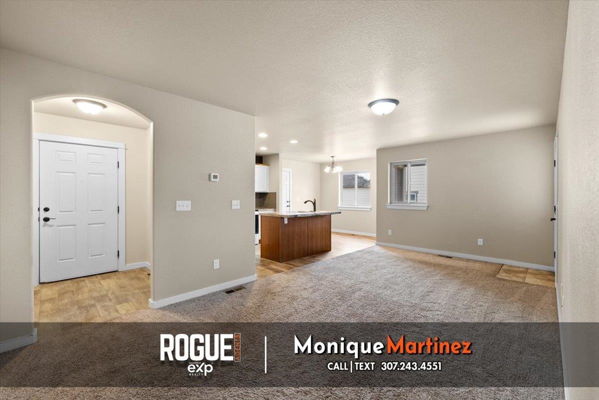 6020 Overlook Way Mills, WY 82604 - Photo 3 of 39