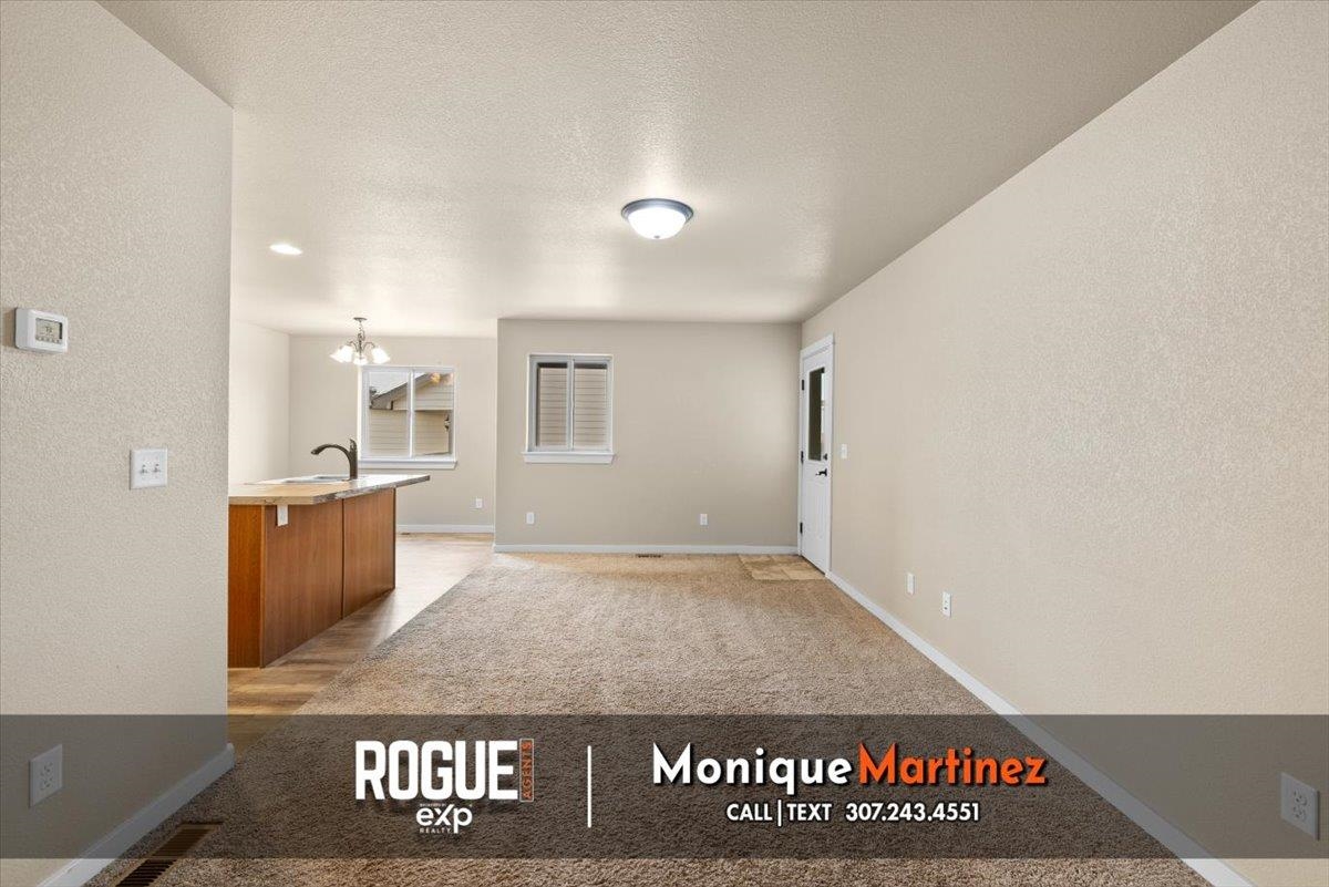 6020 Overlook Way Mills, WY 82604 - Photo 4 of 39