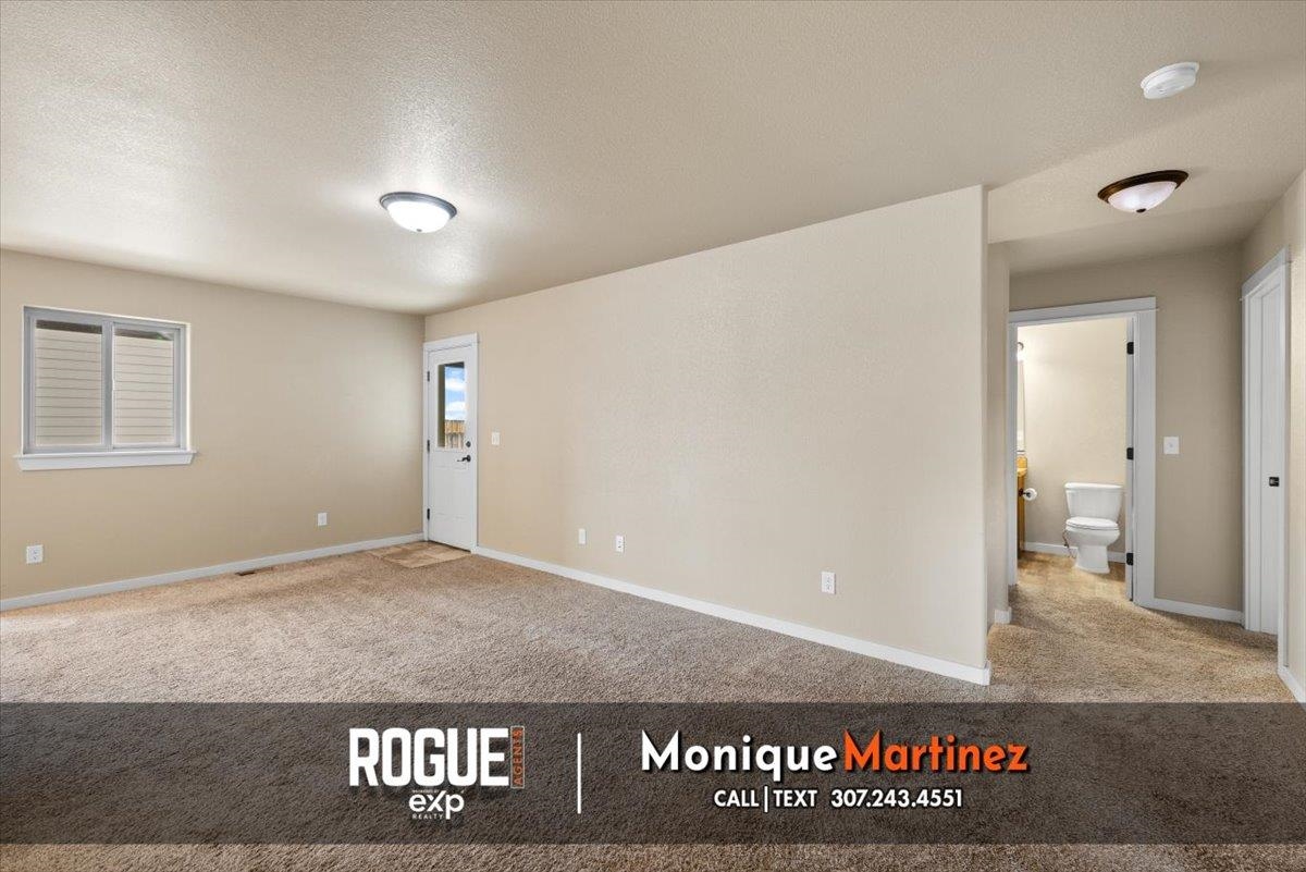 6020 Overlook Way Mills, WY 82604 - Photo 5 of 39