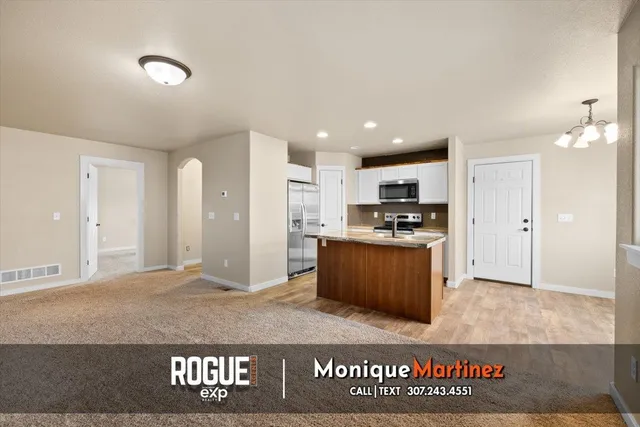 $305,000 | 6020 Overlook Way, Mills, WY 82604