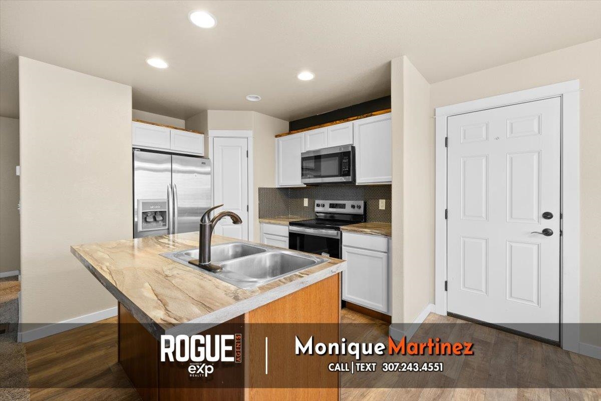 6020 Overlook Way Mills, WY 82604 - Photo 8 of 39