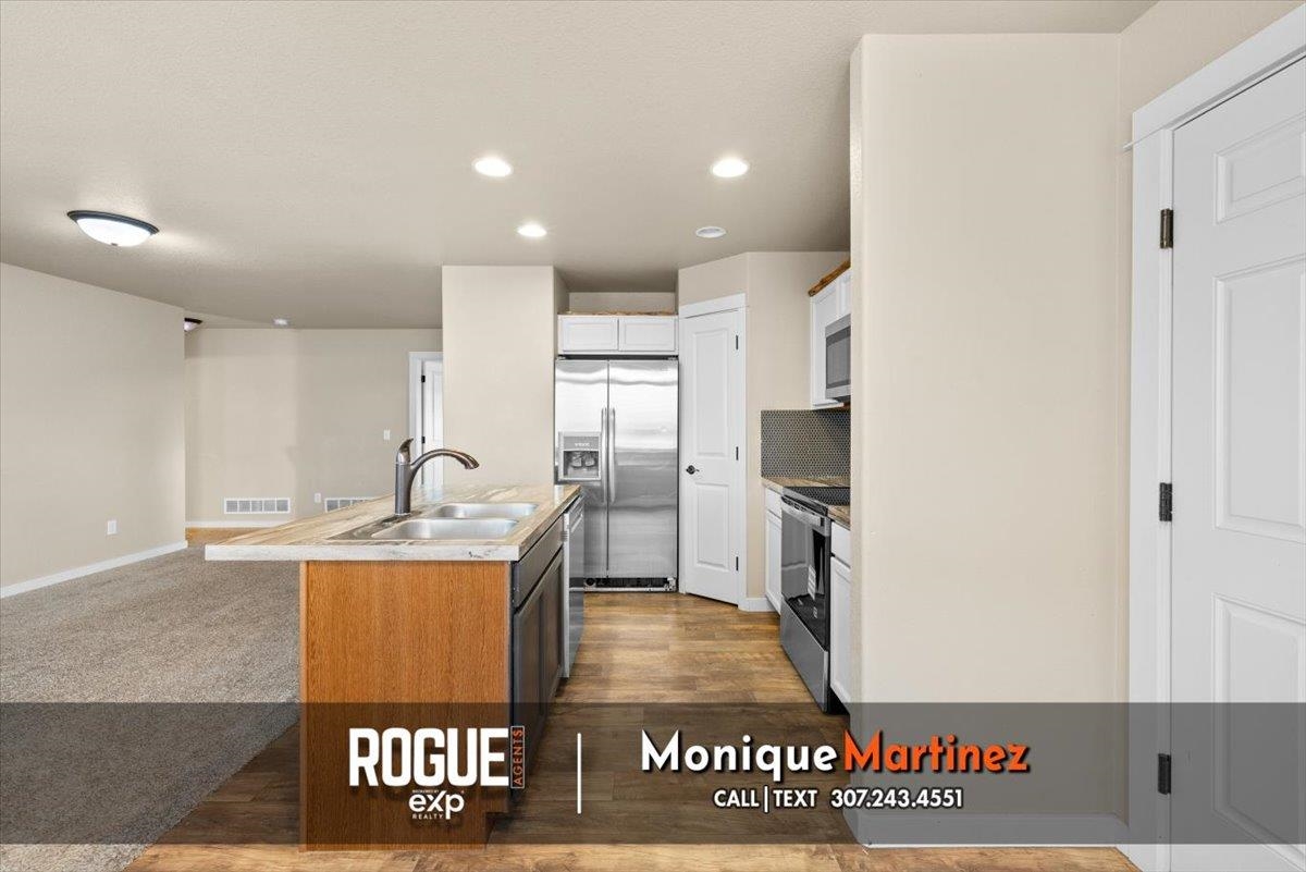 6020 Overlook Way Mills, WY 82604 - Photo 9 of 39