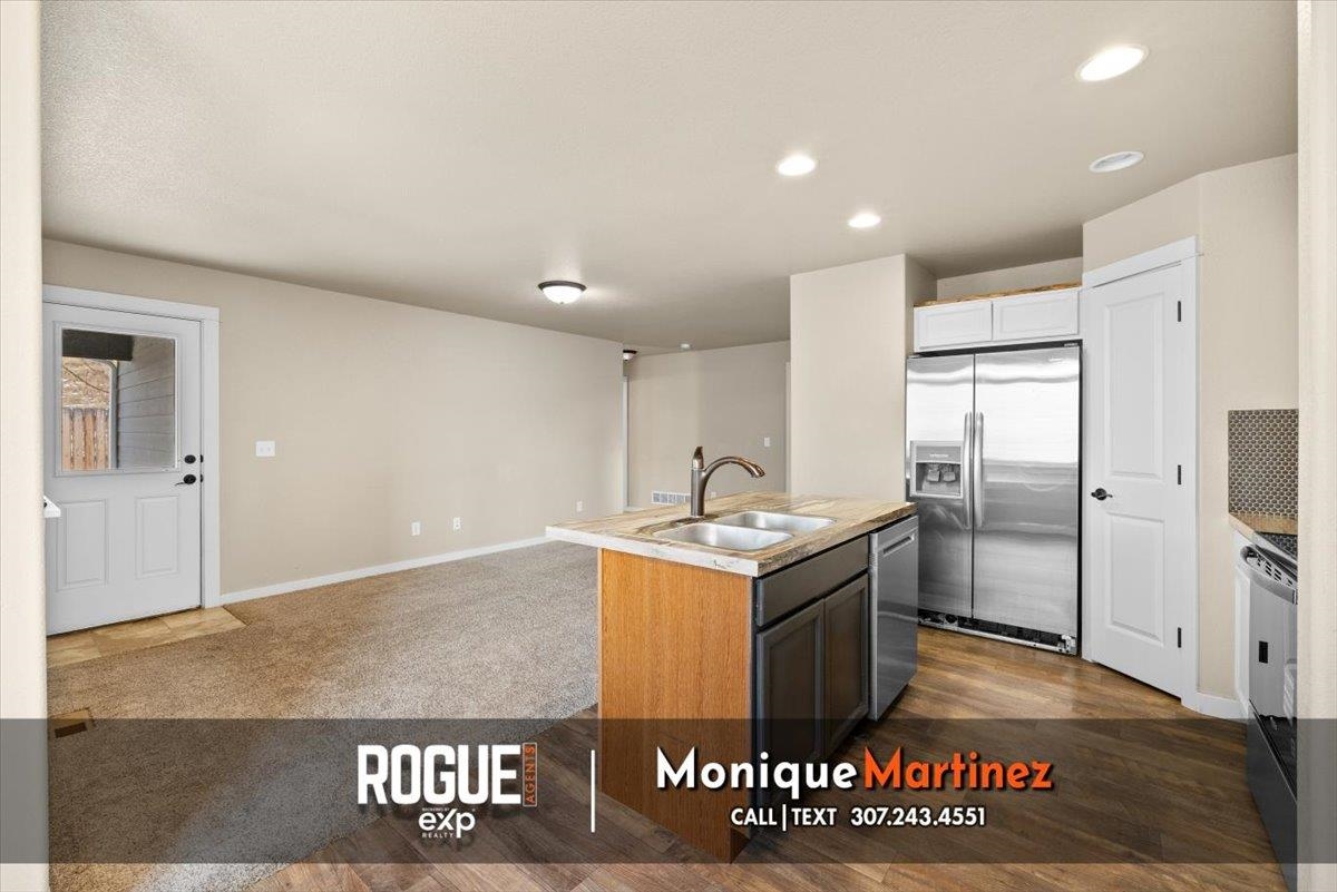 6020 Overlook Way Mills, WY 82604 - Photo 10 of 39