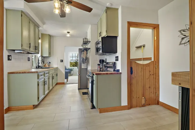 $575,000 | 9105 Gittings Road, Mount Pleasant, WI 53406