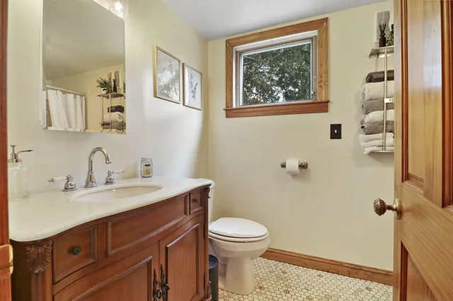 $575,000 | 9105 Gittings Road, Mount Pleasant, WI 53406