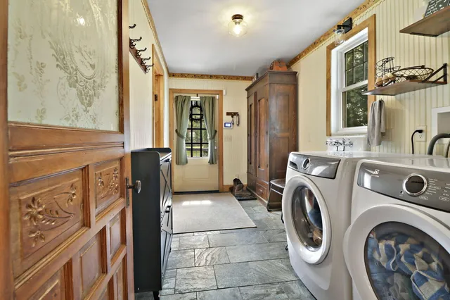 $575,000 | 9105 Gittings Road, Mount Pleasant, WI 53406