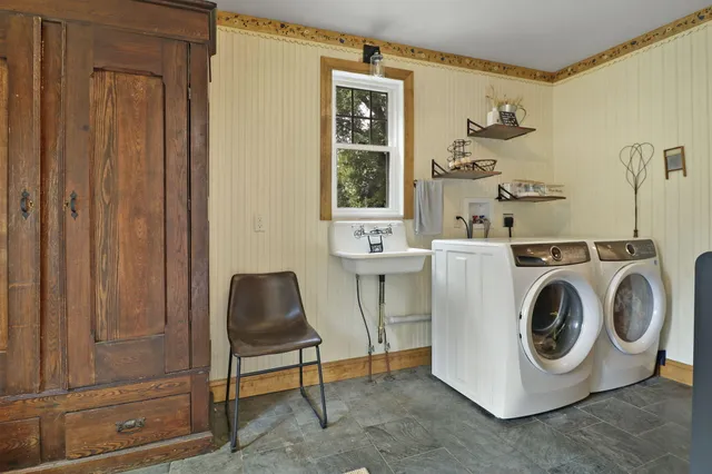 $575,000 | 9105 Gittings Road, Mount Pleasant, WI 53406