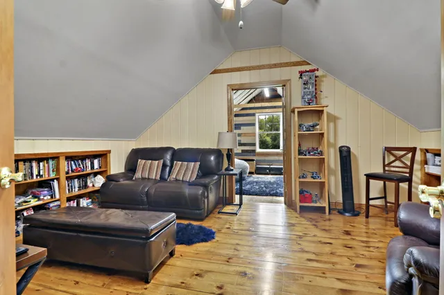 $575,000 | 9105 Gittings Road, Mount Pleasant, WI 53406