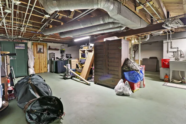 $575,000 | 9105 Gittings Road, Mount Pleasant, WI 53406