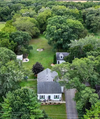 $575,000 | 9105 Gittings Road, Mount Pleasant, WI 53406