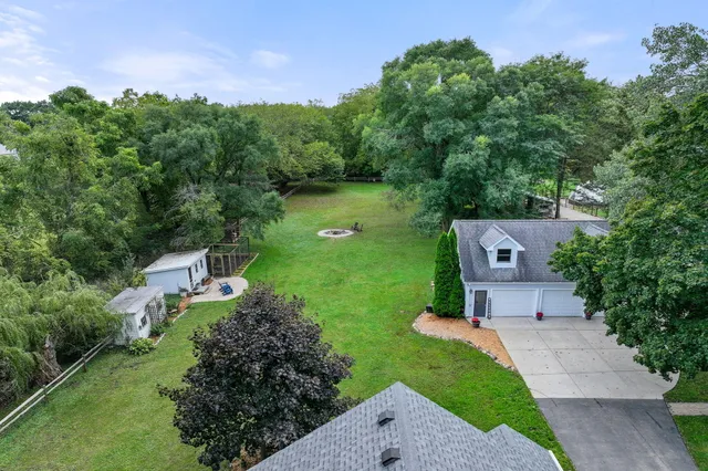 $575,000 | 9105 Gittings Road, Mount Pleasant, WI 53406