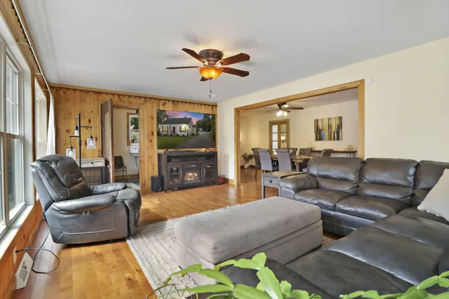 $575,000 | 9105 Gittings Road, Mount Pleasant, WI 53406