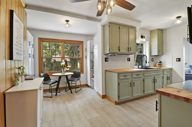 $575,000 | 9105 Gittings Road, Mount Pleasant, WI 53406