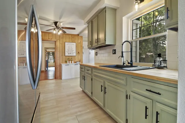 $575,000 | 9105 Gittings Road, Mount Pleasant, WI 53406