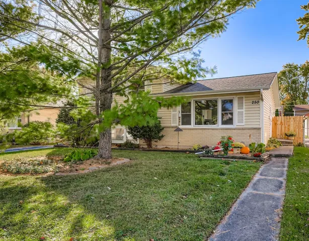 $335,000 | 250 North Fairlawn Avenue, Mundelein, IL 60060