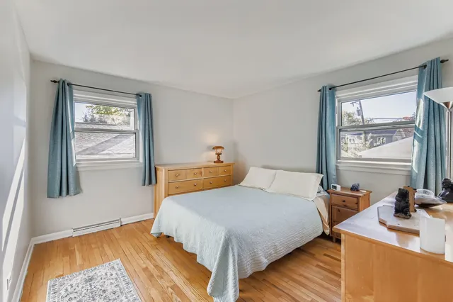 $335,000 | 250 North Fairlawn Avenue, Mundelein, IL 60060