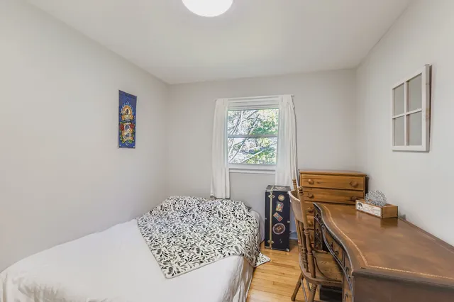 $335,000 | 250 North Fairlawn Avenue, Mundelein, IL 60060