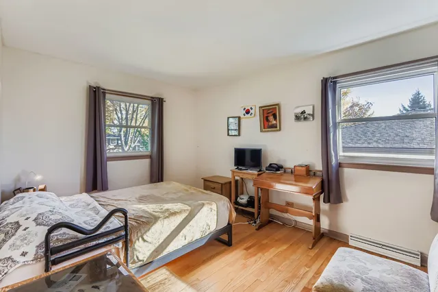 $335,000 | 250 North Fairlawn Avenue, Mundelein, IL 60060