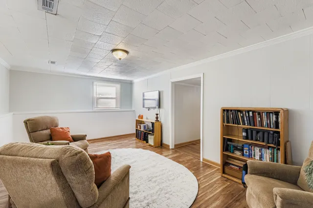 $335,000 | 250 North Fairlawn Avenue, Mundelein, IL 60060